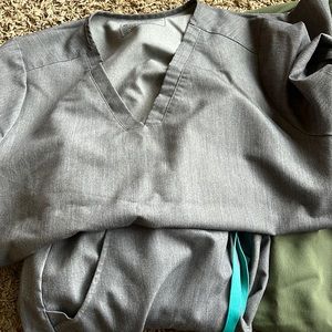 Medium petite joggers and medium tops. Set of two!